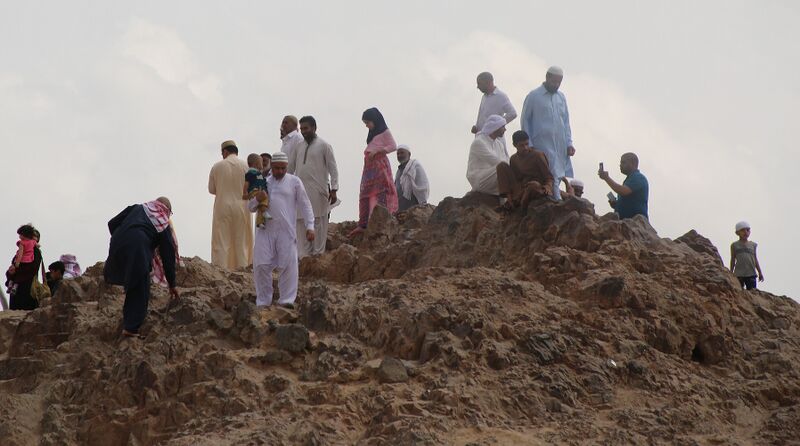 Файл:Archers' Hill, Uhud.jpg
